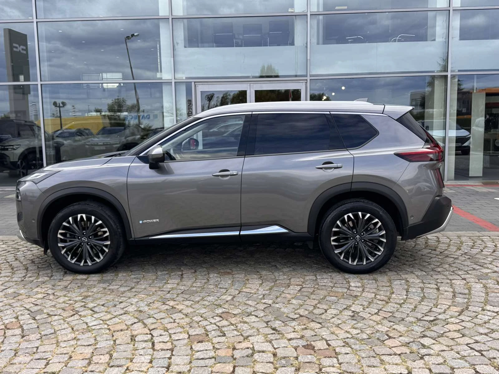 Nissan X-trail TEKNA + , снимка 8 - Автомобили и джипове - 56103345