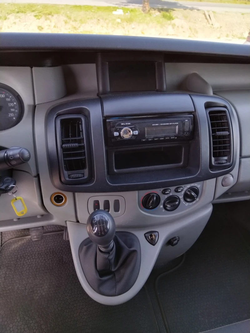 Renault Trafic 2500-150кс-6 скорости. Климатик, снимка 11 - Бусове и автобуси - 47767879