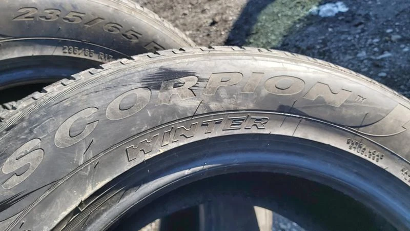 Гуми Зимни 235/65R17, снимка 5 - Гуми и джанти - 27520854