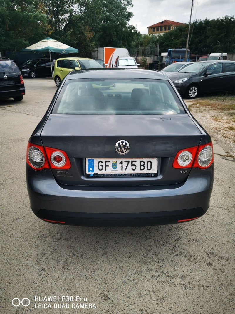 VW Jetta 1,9тди, снимка 4 - Автомобили и джипове - 46415316