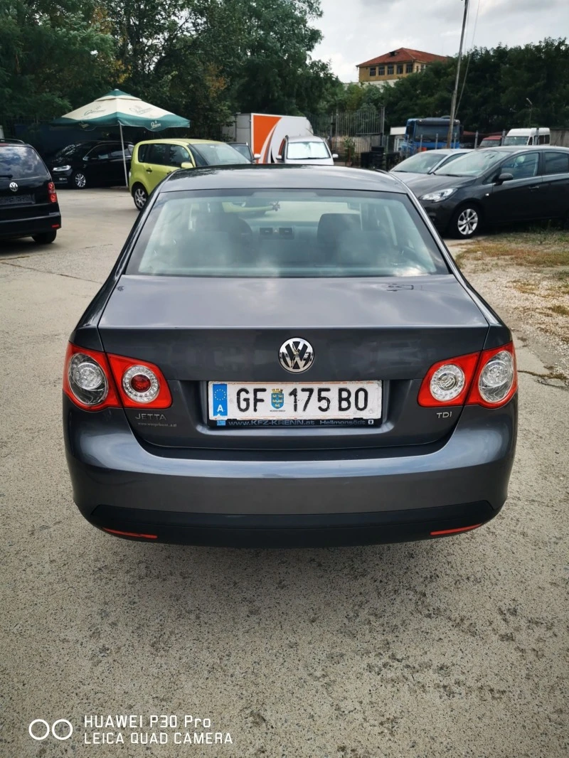 VW Jetta 1, 9тди, снимка 4 - Автомобили и джипове - 47754336