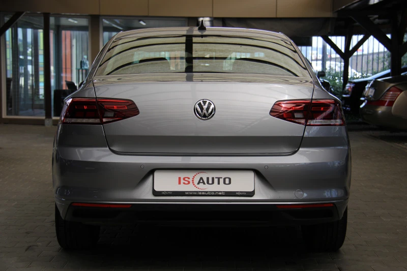 VW Passat 2.0TDI/Подгрев/F1/DSG/Камера/Distronic, снимка 5 - Автомобили и джипове - 46079973