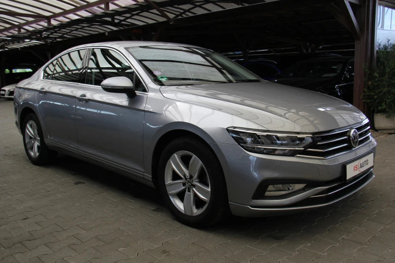 VW Passat 2.0TDI/Подгрев/F1/DSG/Камера/Distronic, снимка 3 - Автомобили и джипове - 46079973