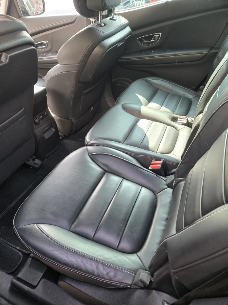 Renault Grand scenic 1.5 dCi Initiale Paris Hybrid Assist, снимка 8 - Автомобили и джипове - 50127272