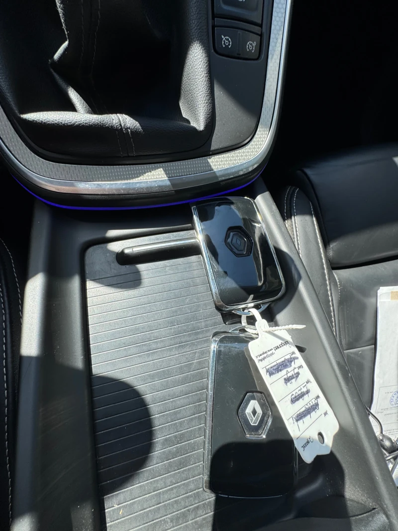 Renault Grand scenic 1.5 dCi Initiale Paris Hybrid Assist, снимка 11 - Автомобили и джипове - 50127272