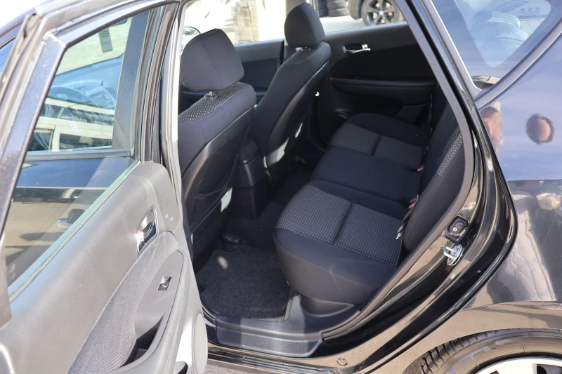 Hyundai I30, снимка 7 - Автомобили и джипове - 52401768