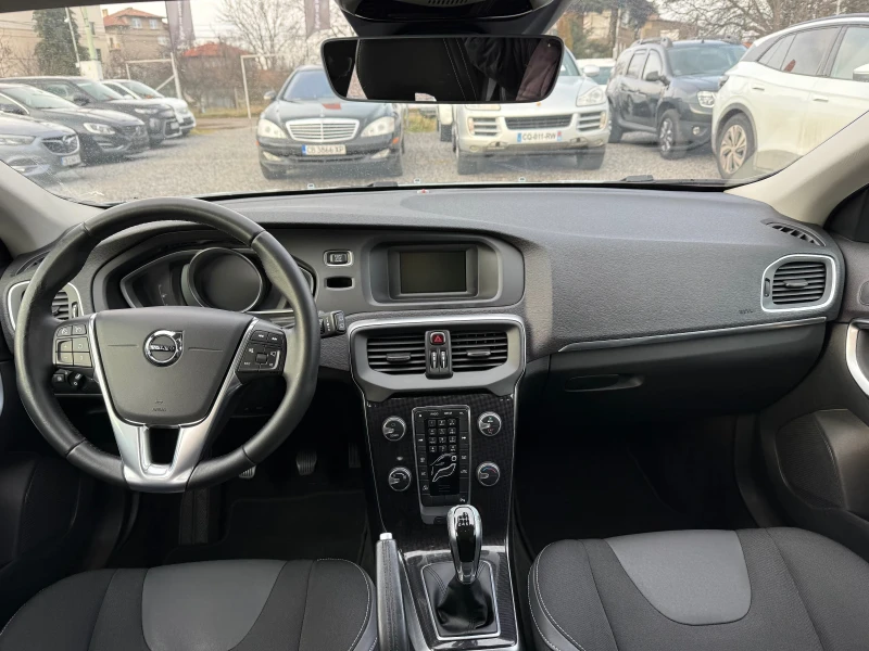 Volvo V40 Facelift 2016г. 2.0D(120hp)Full Led/Navi/Bluetooth, снимка 10 - Автомобили и джипове - 53528439
