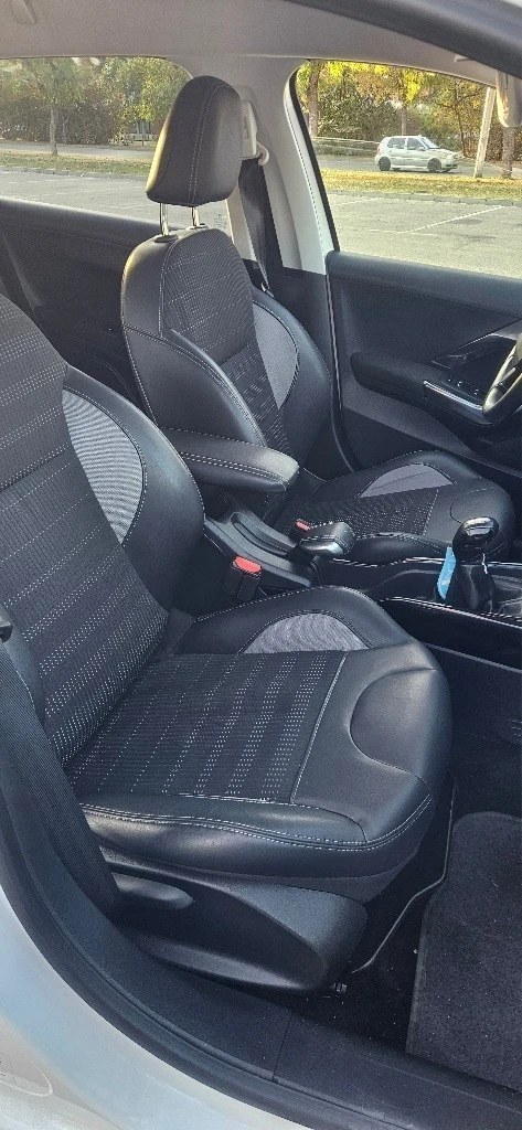 Peugeot 2008 ALLURE, снимка 6 - Автомобили и джипове - 55811385