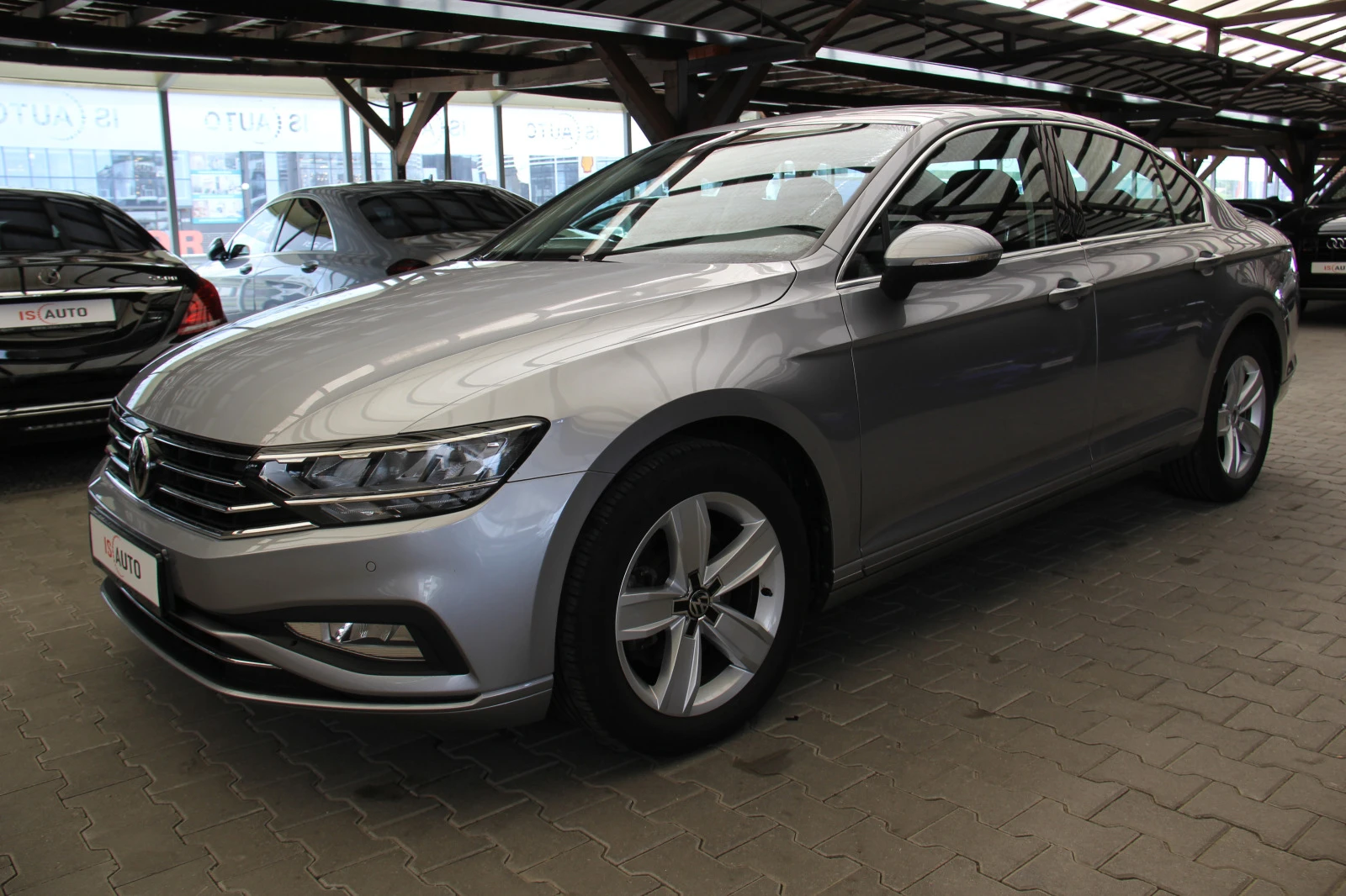 VW Passat 2.0TDI/Подгрев/F1/DSG/Камера/Distronic - изображение 2