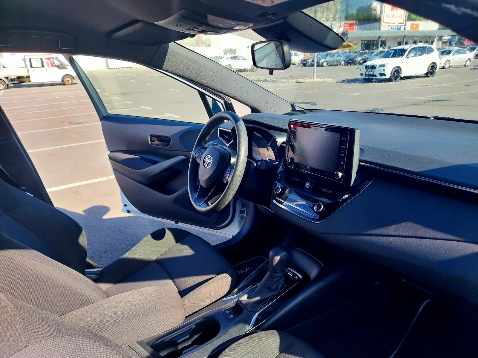 Toyota Corolla COROLLA Hybrid Comfort - изображение 9