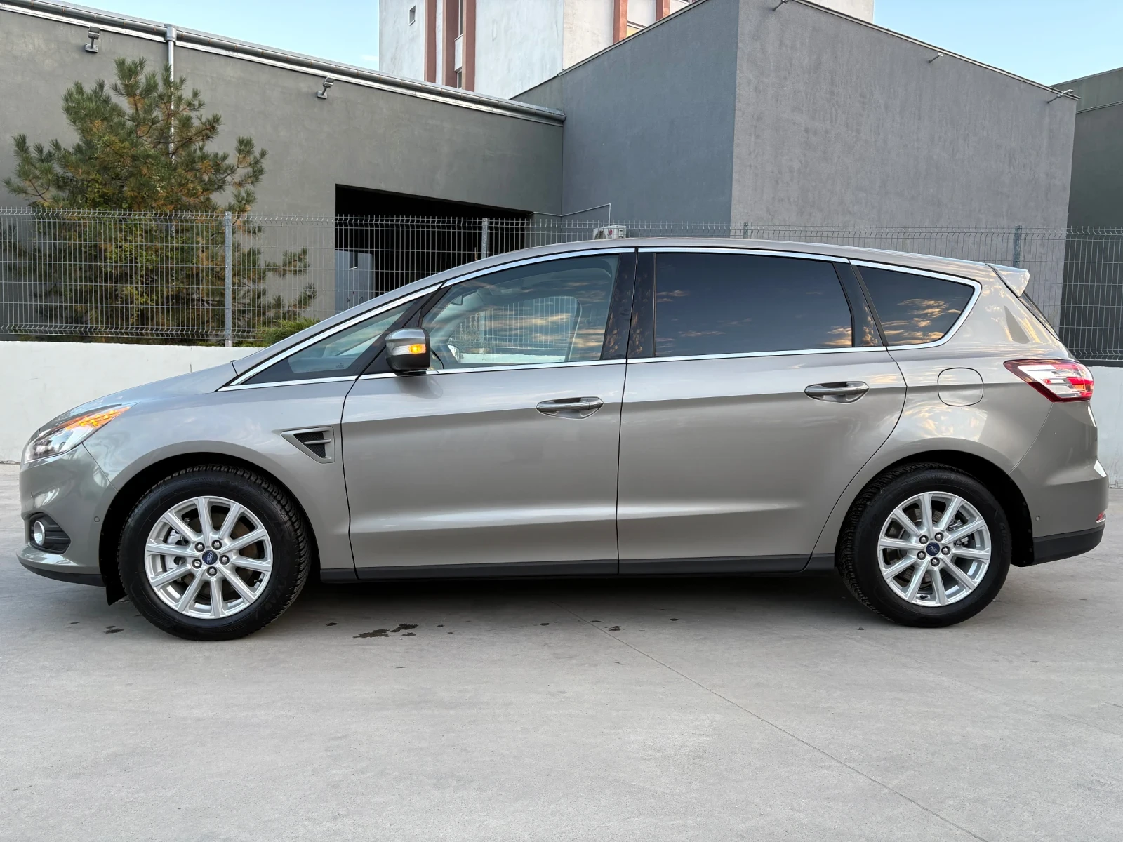 Ford S-Max Titanium 4x4 180kc Euro 6 Automatic 7  Full | Mobile.bg   3