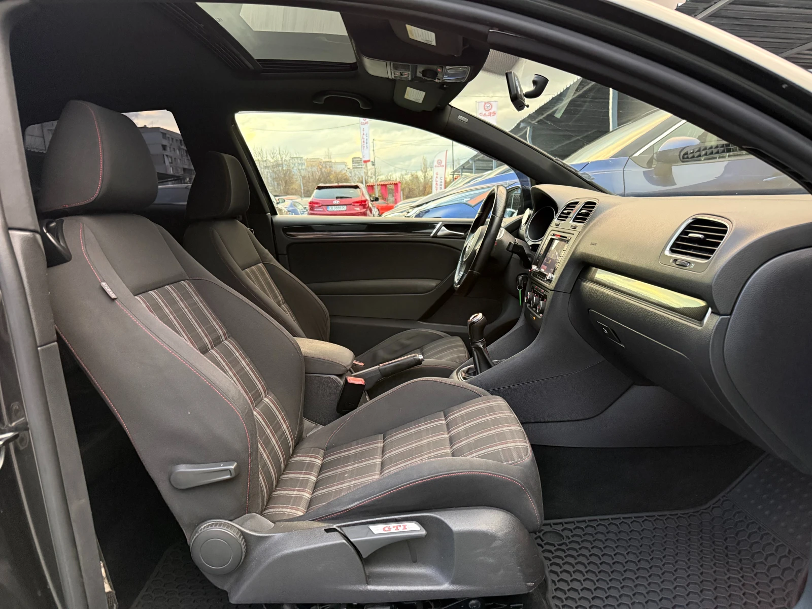 VW Golf GTI - изображение 10