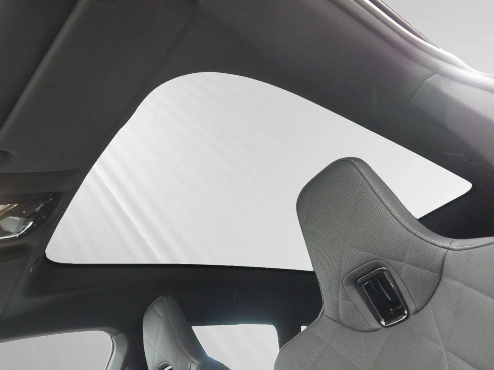 BMW iX xDrive60/FACELIFT/M-SPORT/SKY LOUNGE/H&K/360/LED/ - изображение 4