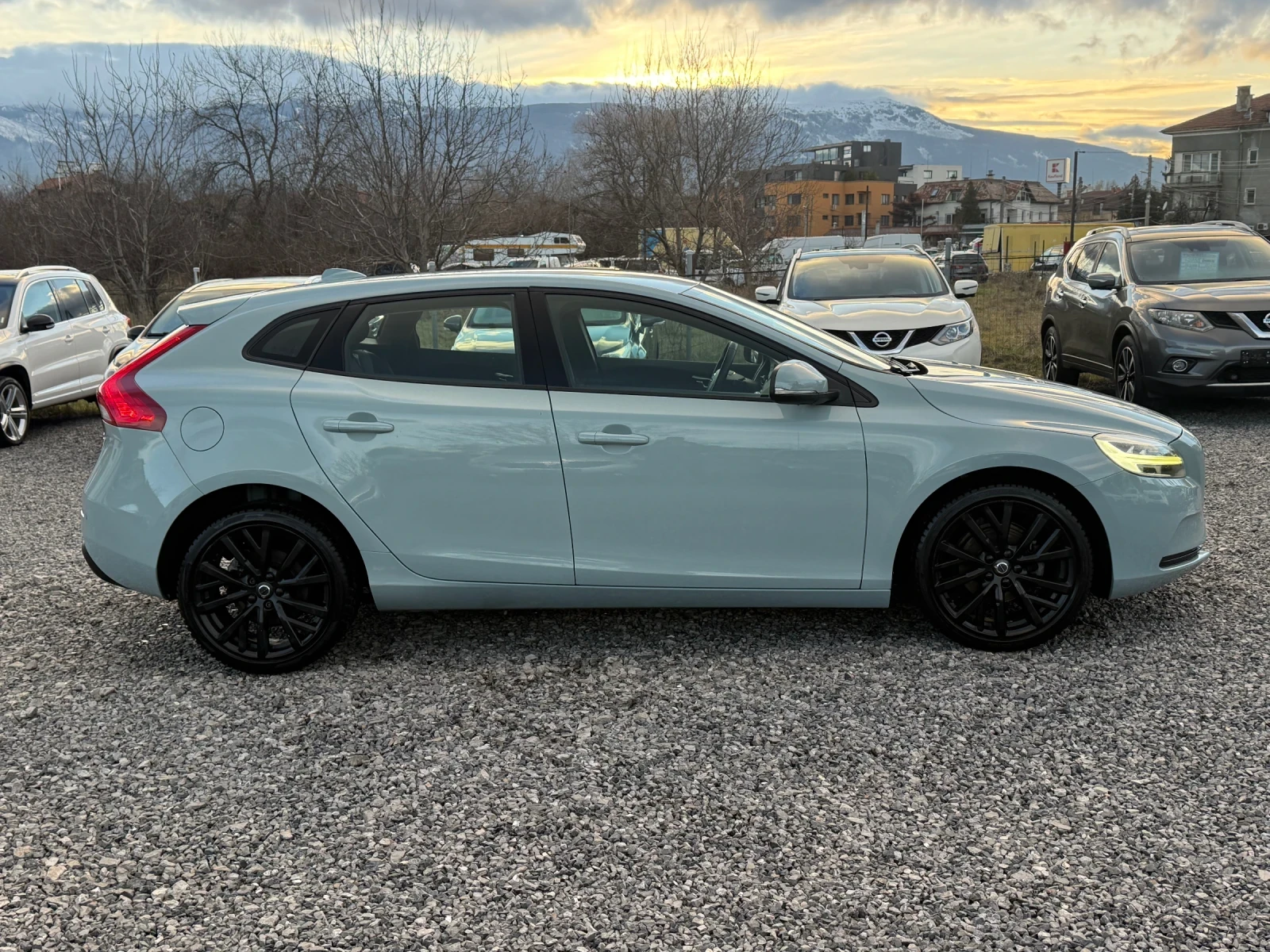 Volvo V40 Facelift 2016г. 2.0D(120hp)Full Led/Navi/Bluetooth - изображение 5