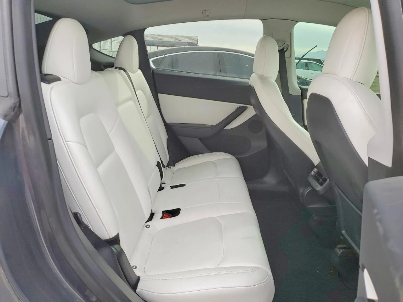 Tesla Model Y Long Range AWD, снимка 10 - Автомобили и джипове - 54152971