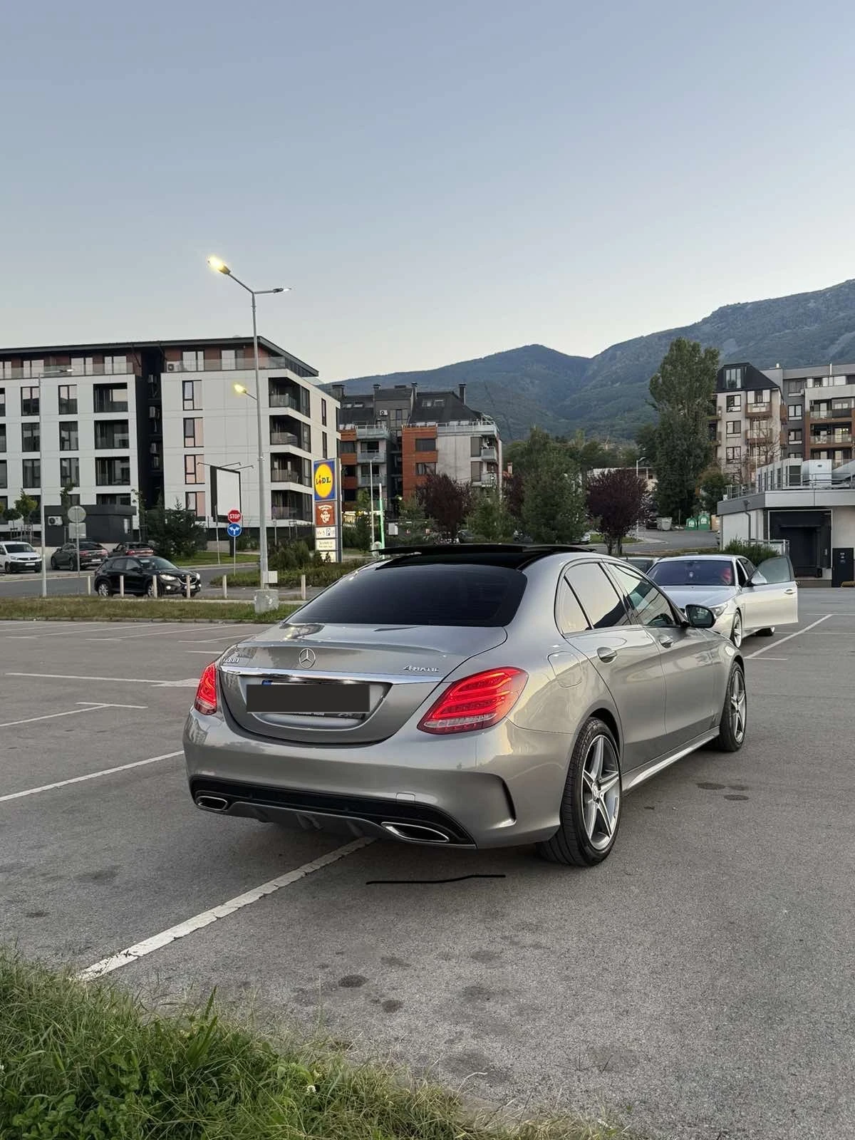 Mercedes-Benz C 300, снимка 7 - Автомобили и джипове - 54255182