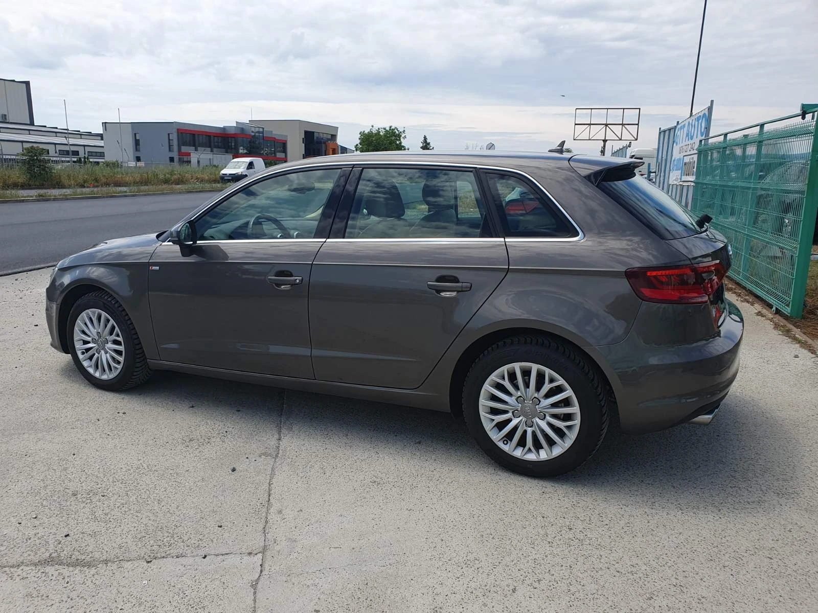 Audi A3 2, 0 TDI , снимка 3 - Автомобили и джипове - 54604122