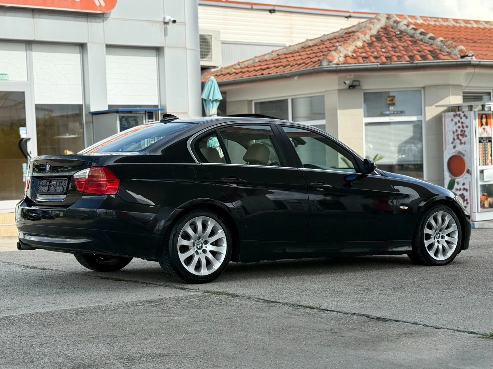 BMW 330 Recaro/Hi-Fi/Подгрев, снимка 8 - Автомобили и джипове - 54781639