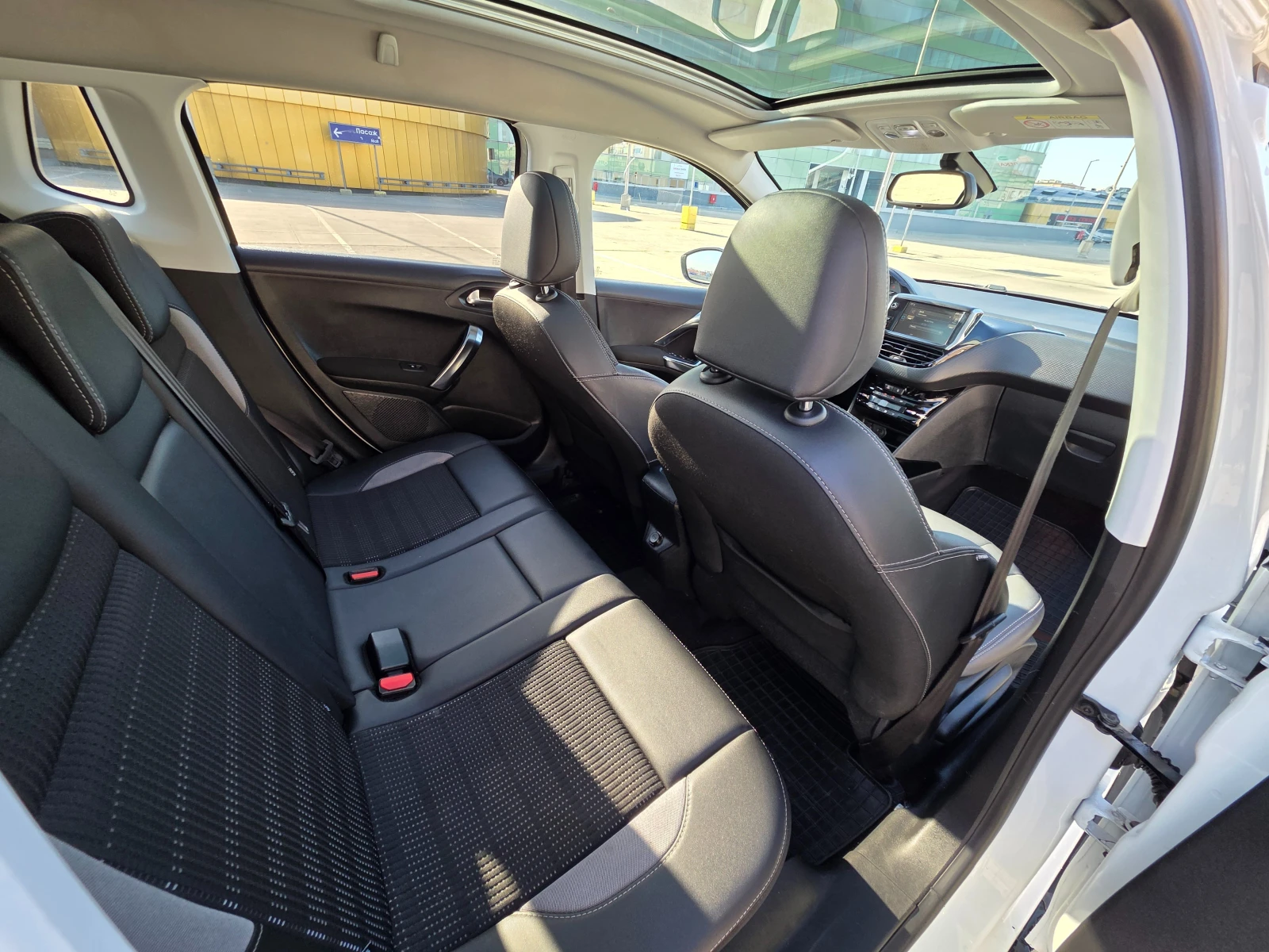 Peugeot 2008 1.6 BlueHD-100hp-Facelift, снимка 14 - Автомобили и джипове - 54890982