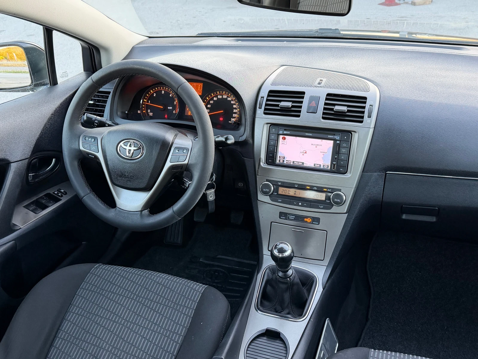 Toyota Avensis 2.0D4D ИТАЛИЯ, снимка 10 - Автомобили и джипове - 55003053