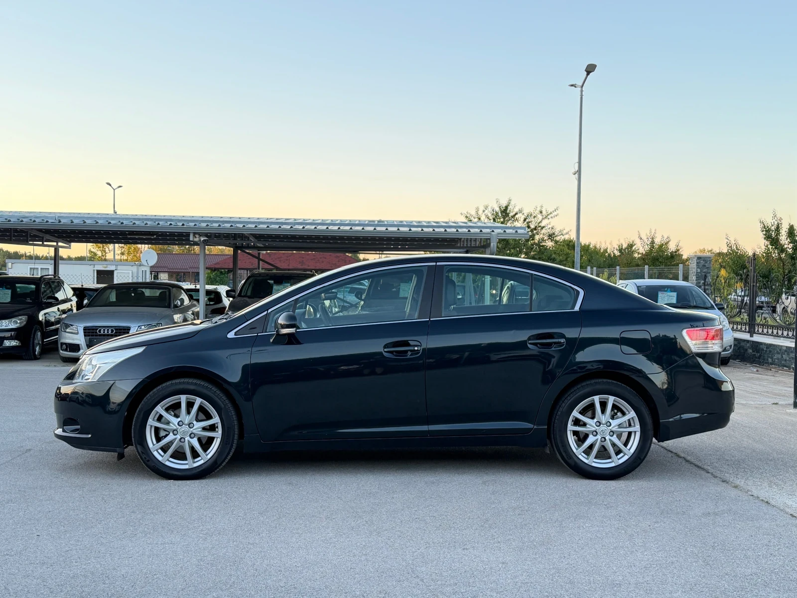 Toyota Avensis 2.0D4D ИТАЛИЯ, снимка 2 - Автомобили и джипове - 55003053