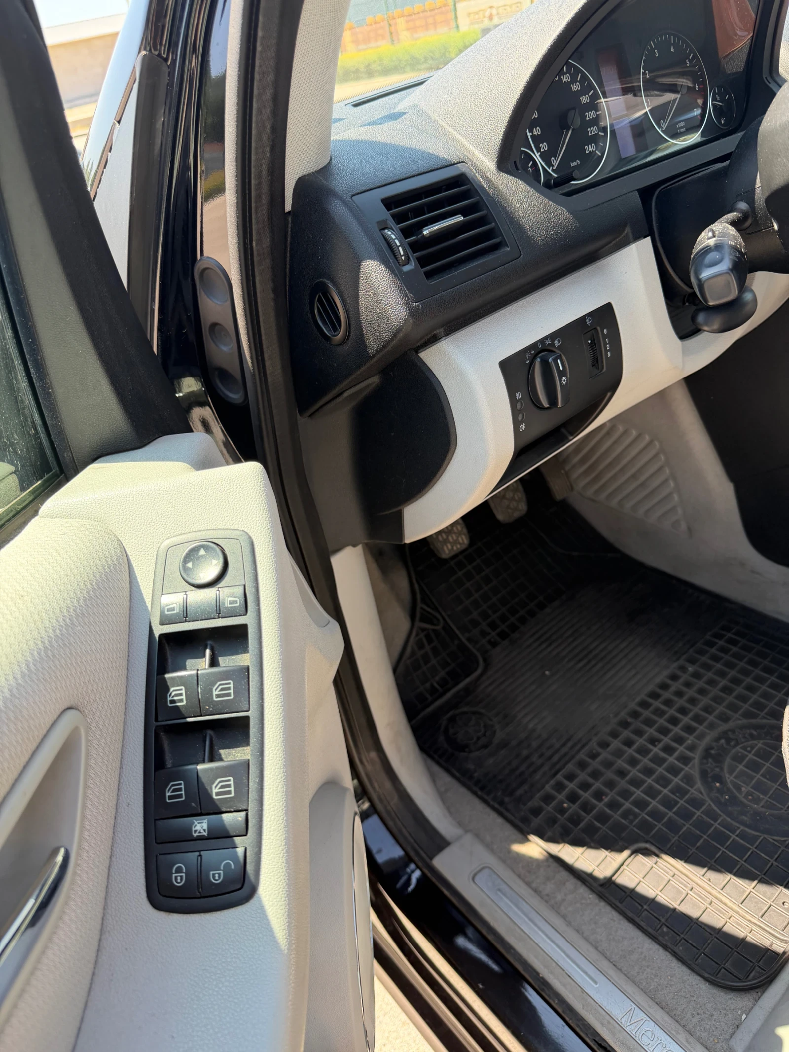 Mercedes-Benz A 170, снимка 12 - Автомобили и джипове - 55477358