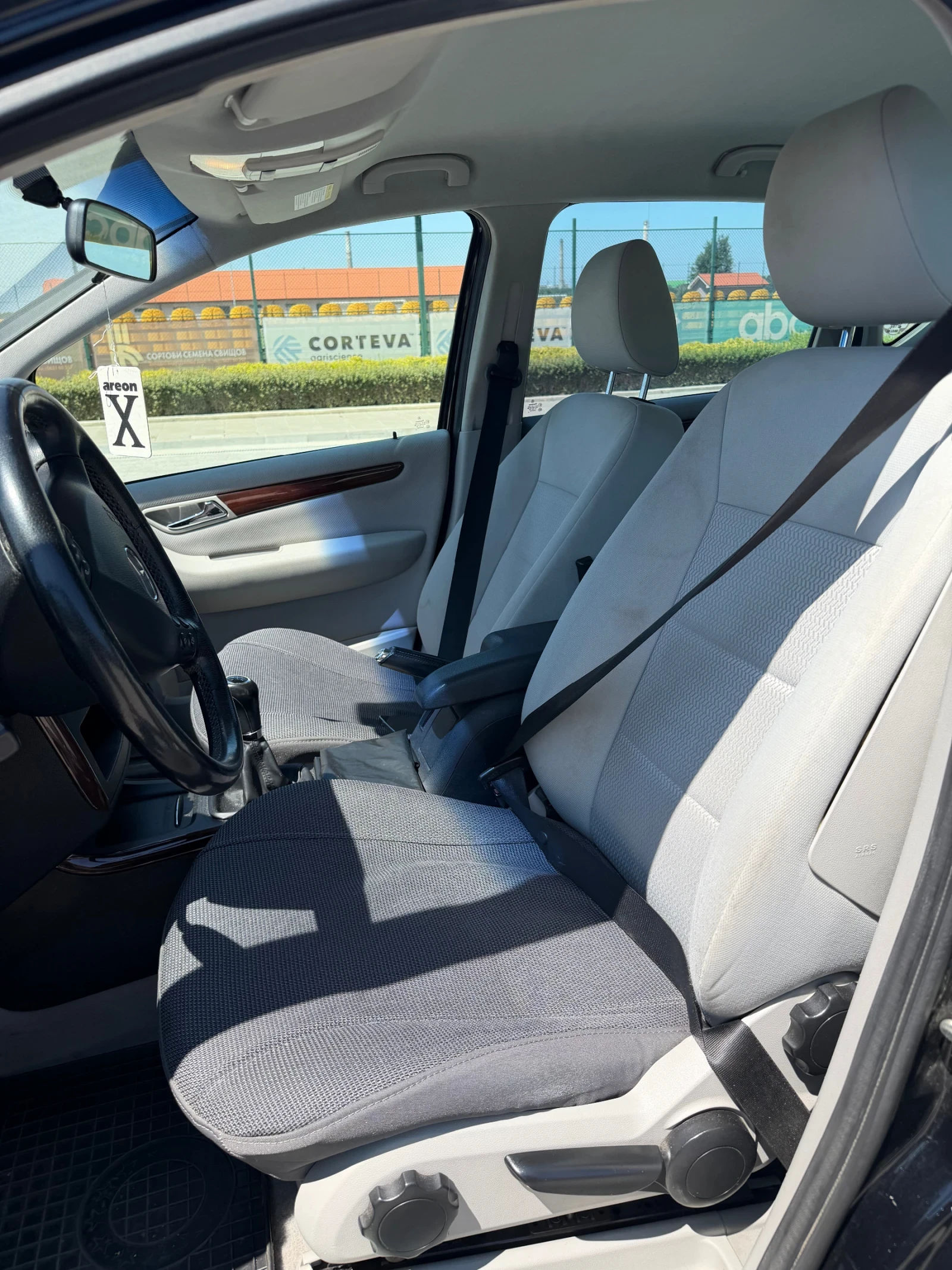 Mercedes-Benz A 170, снимка 11 - Автомобили и джипове - 55477358