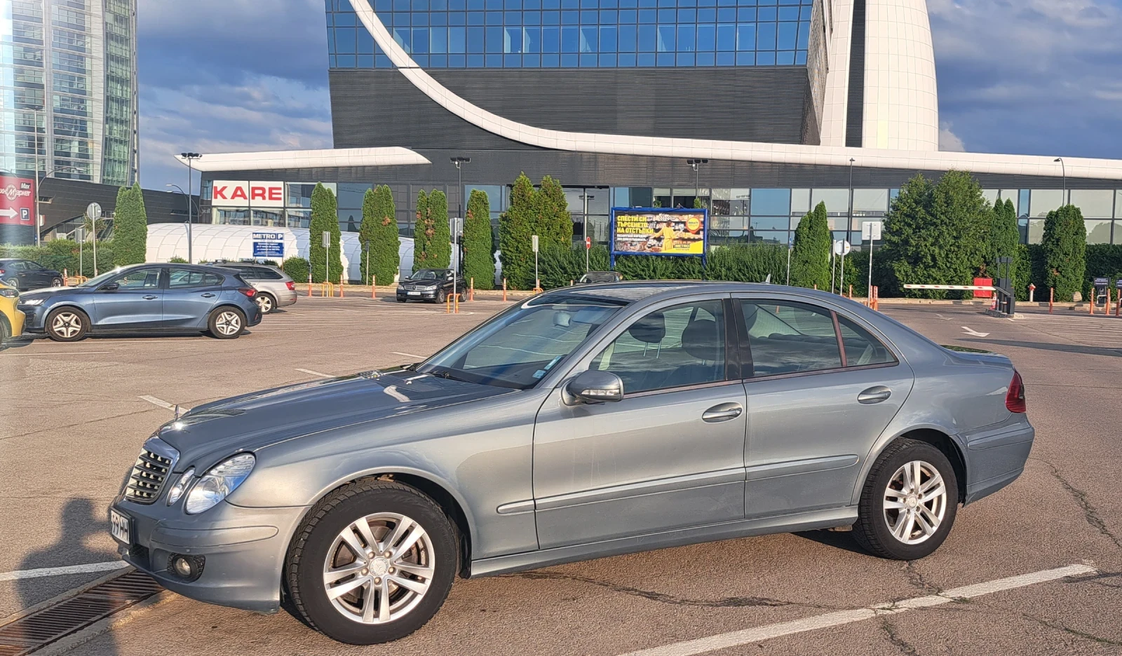 Mercedes-Benz E 200, снимка 4 - Автомобили и джипове - 55532629