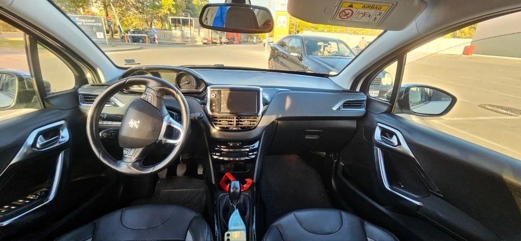 Peugeot 2008 ALLURE, снимка 5 - Автомобили и джипове - 55811385