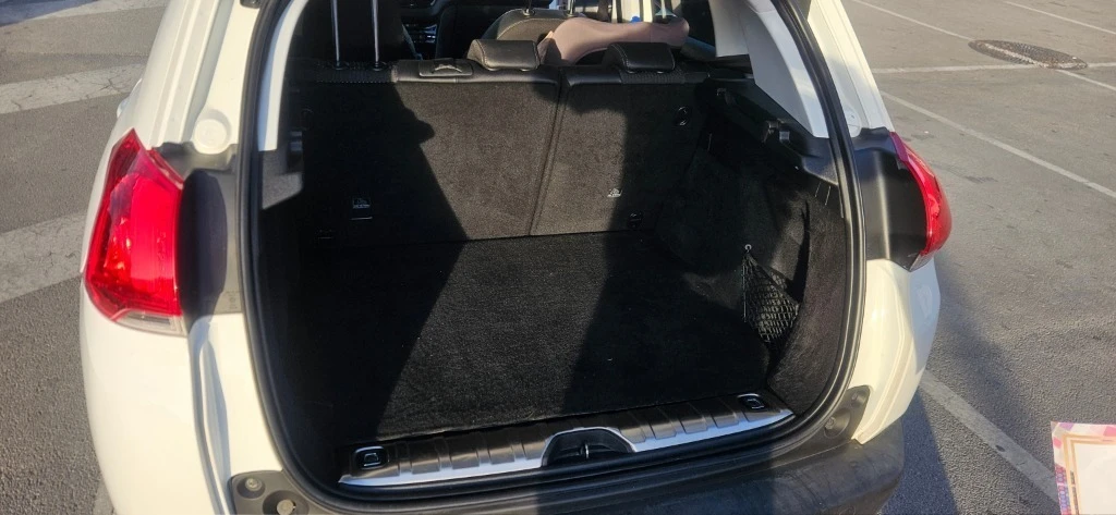 Peugeot 2008 ALLURE, снимка 8 - Автомобили и джипове - 55811385