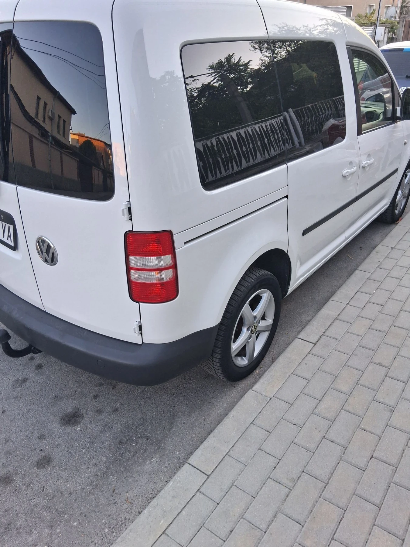 VW Caddy 2.0 TDI 140 кс. 5 места , снимка 4 - Автомобили и джипове - 55944633