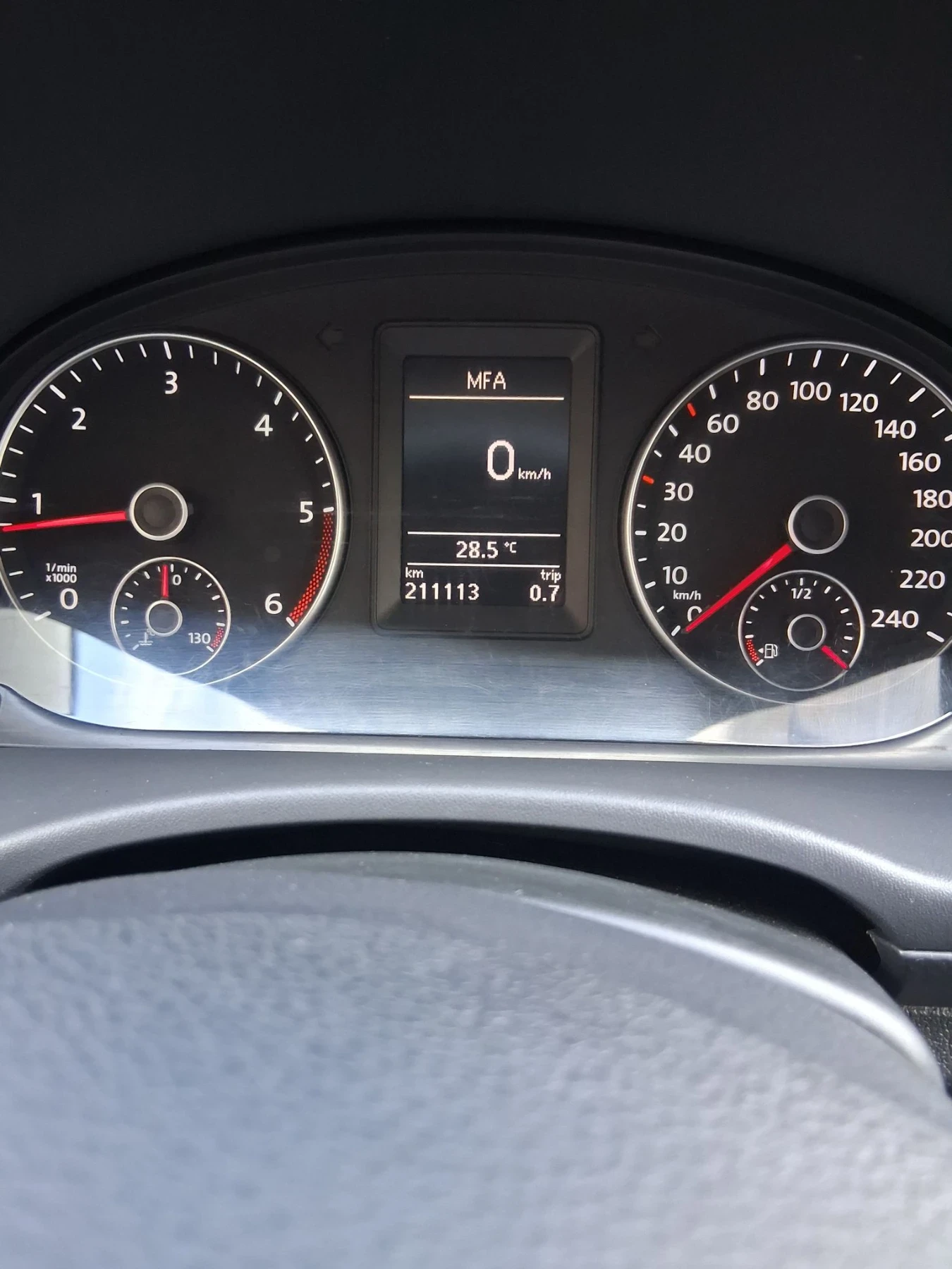 VW Caddy 2.0 TDI 140 кс. 5 места , снимка 14 - Автомобили и джипове - 55944633