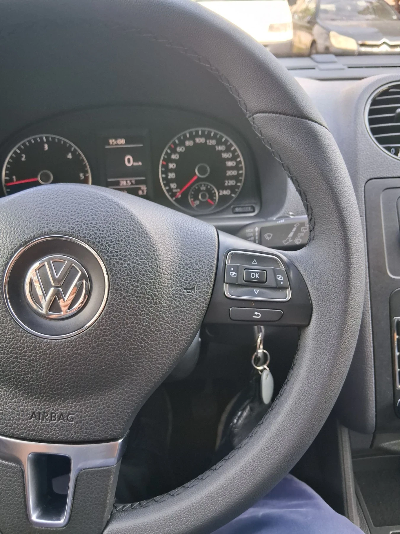 VW Caddy 2.0 TDI 140 кс. 5 места , снимка 13 - Автомобили и джипове - 55944633