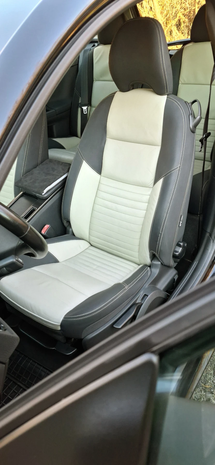 Volvo C30 T5 230 R design, снимка 9 - Автомобили и джипове - 56084400