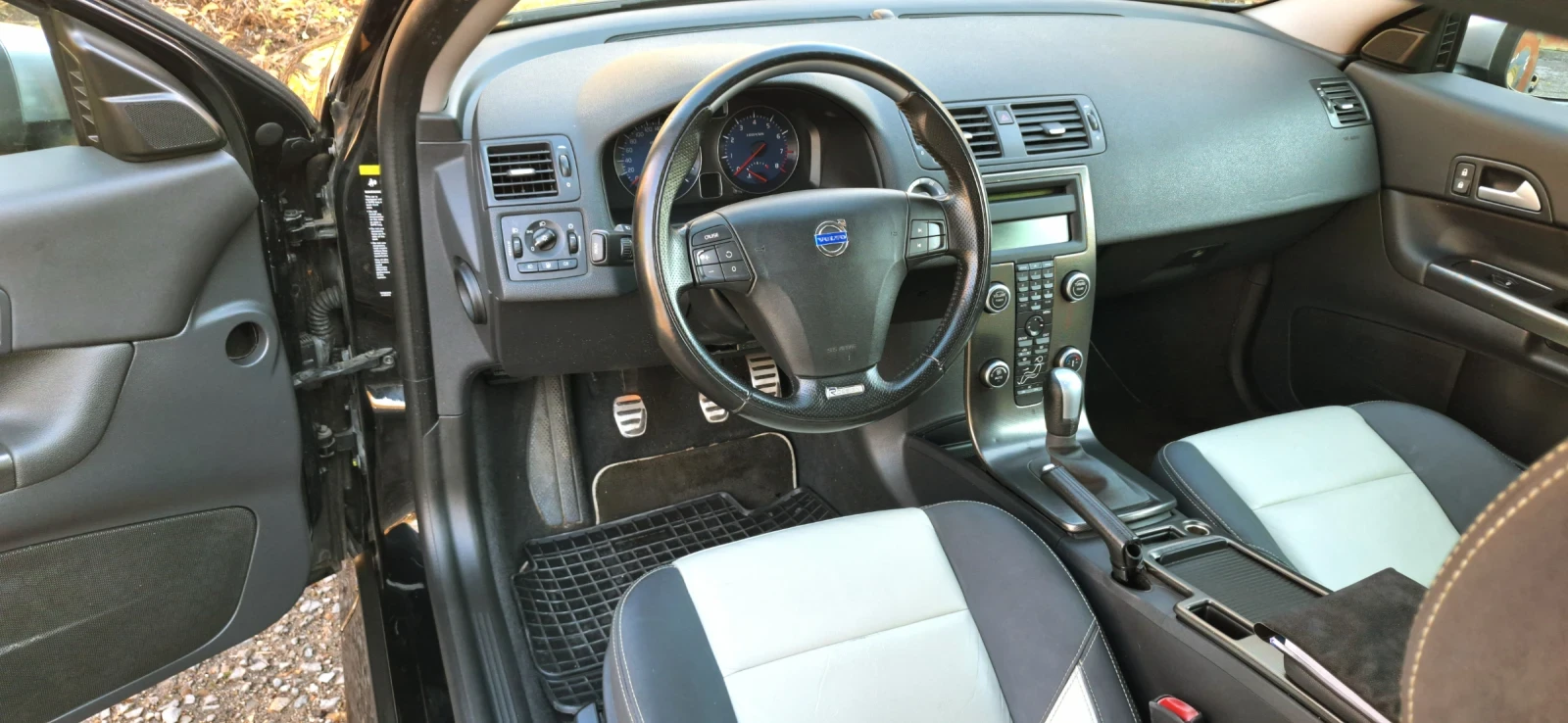 Volvo C30 T5 230 R design, снимка 6 - Автомобили и джипове - 56084400