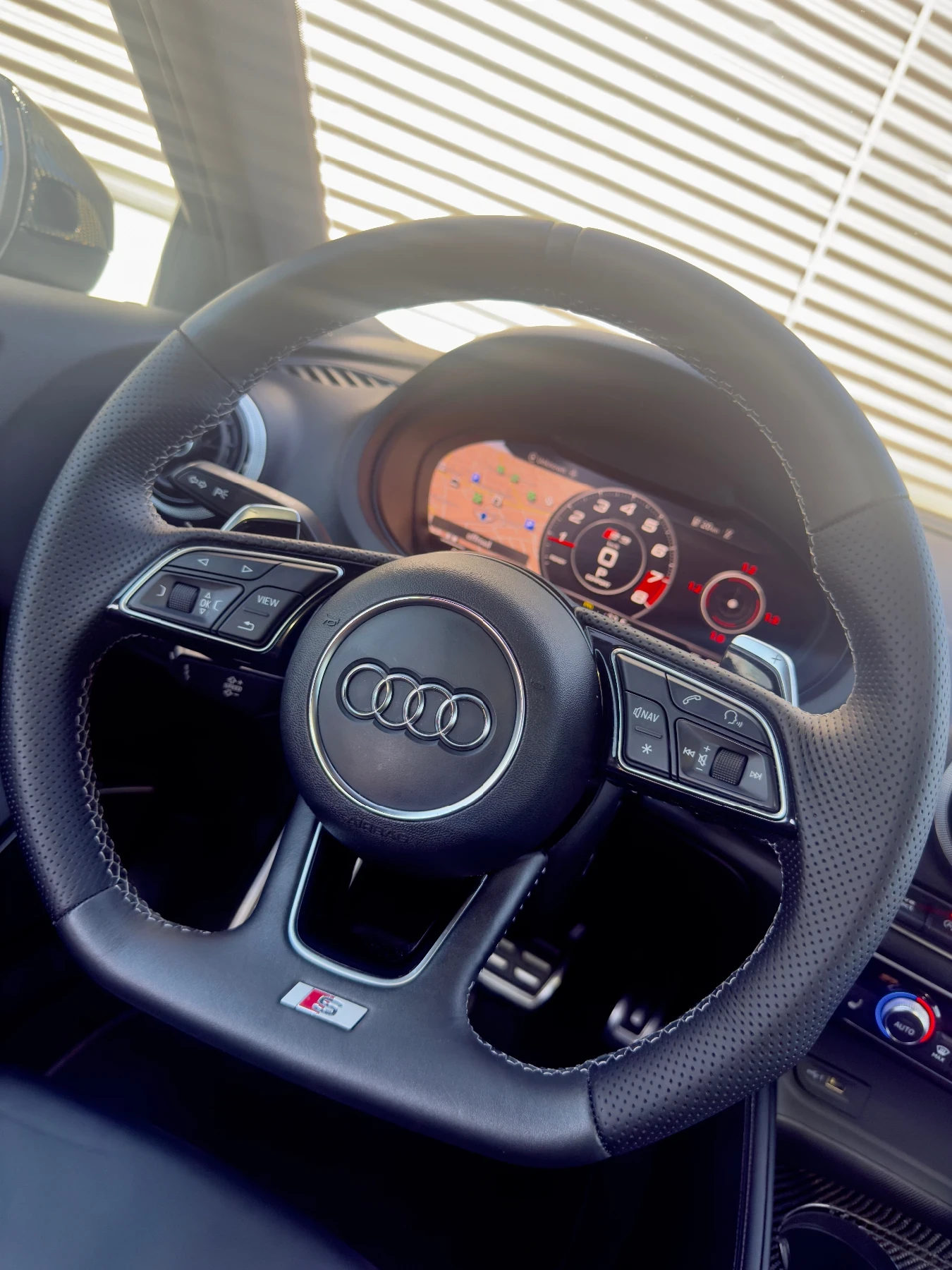 Audi S3 8V 2.0TFSI, снимка 14 - Автомобили и джипове - 56154385