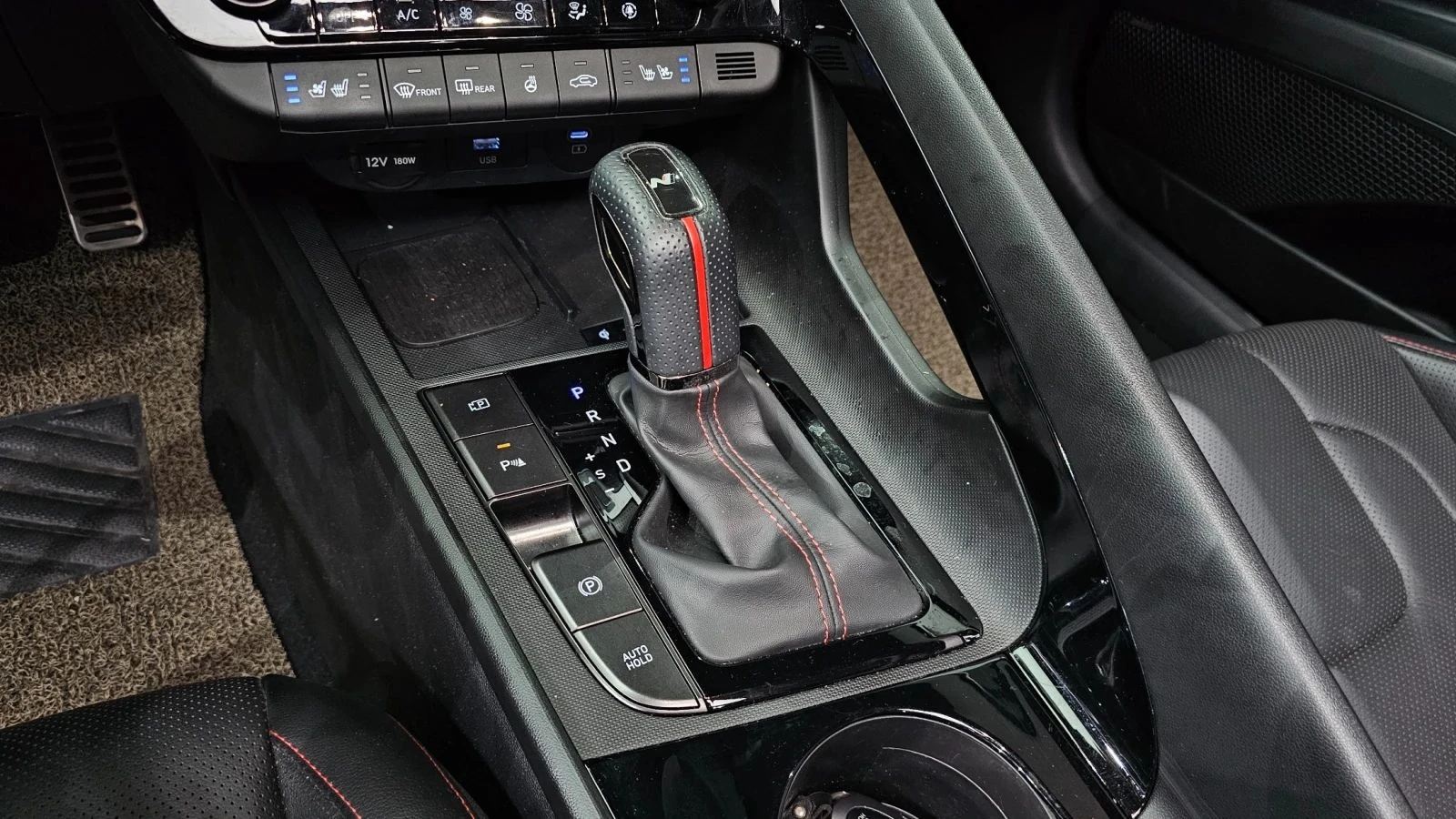 Hyundai Elantra, снимка 15 - Автомобили и джипове - 56711874