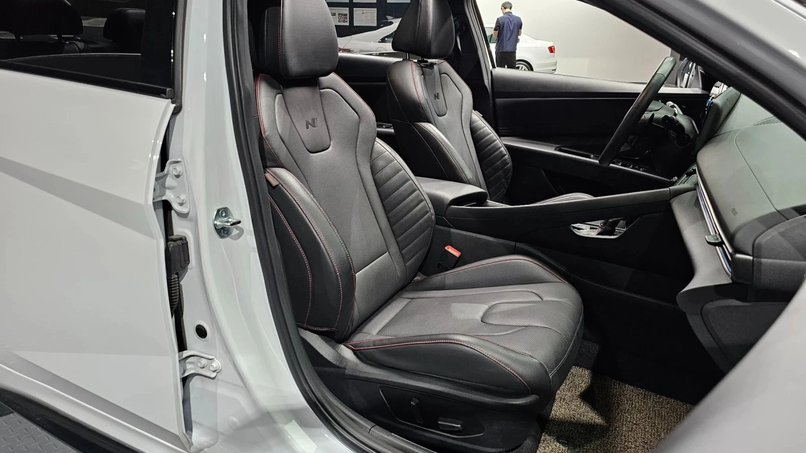 Hyundai Elantra, снимка 9 - Автомобили и джипове - 56711874