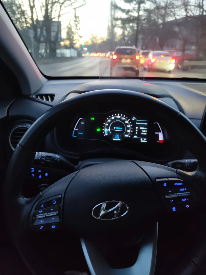 Hyundai Kona 64KWh/Blue link/3 ФАЗНА/SOH100%/Термопомпа/HEADUP, снимка 15 - Автомобили и джипове - 53299666