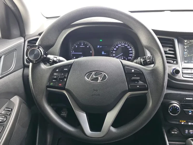 Hyundai Tucson Diesel 2.0 4Wd Style, снимка 13 - Автомобили и джипове - 56304379