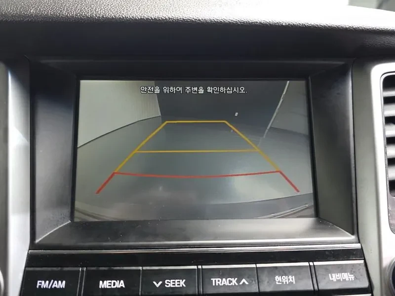 Hyundai Tucson Diesel 2.0 4Wd Style, снимка 15 - Автомобили и джипове - 56304379
