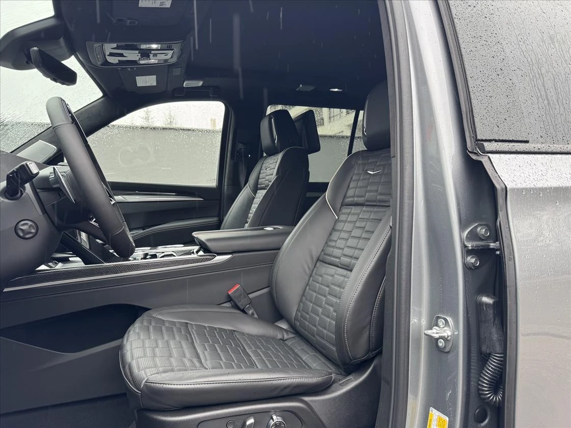 Cadillac Escalade V 6.2 Supercharged V8 - изображение 9