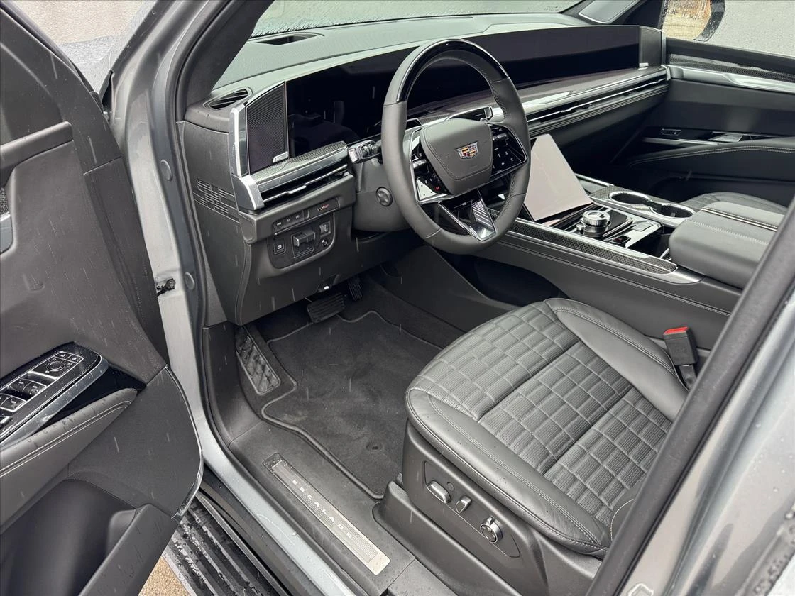 Cadillac Escalade V 6.2 Supercharged V8 - изображение 10