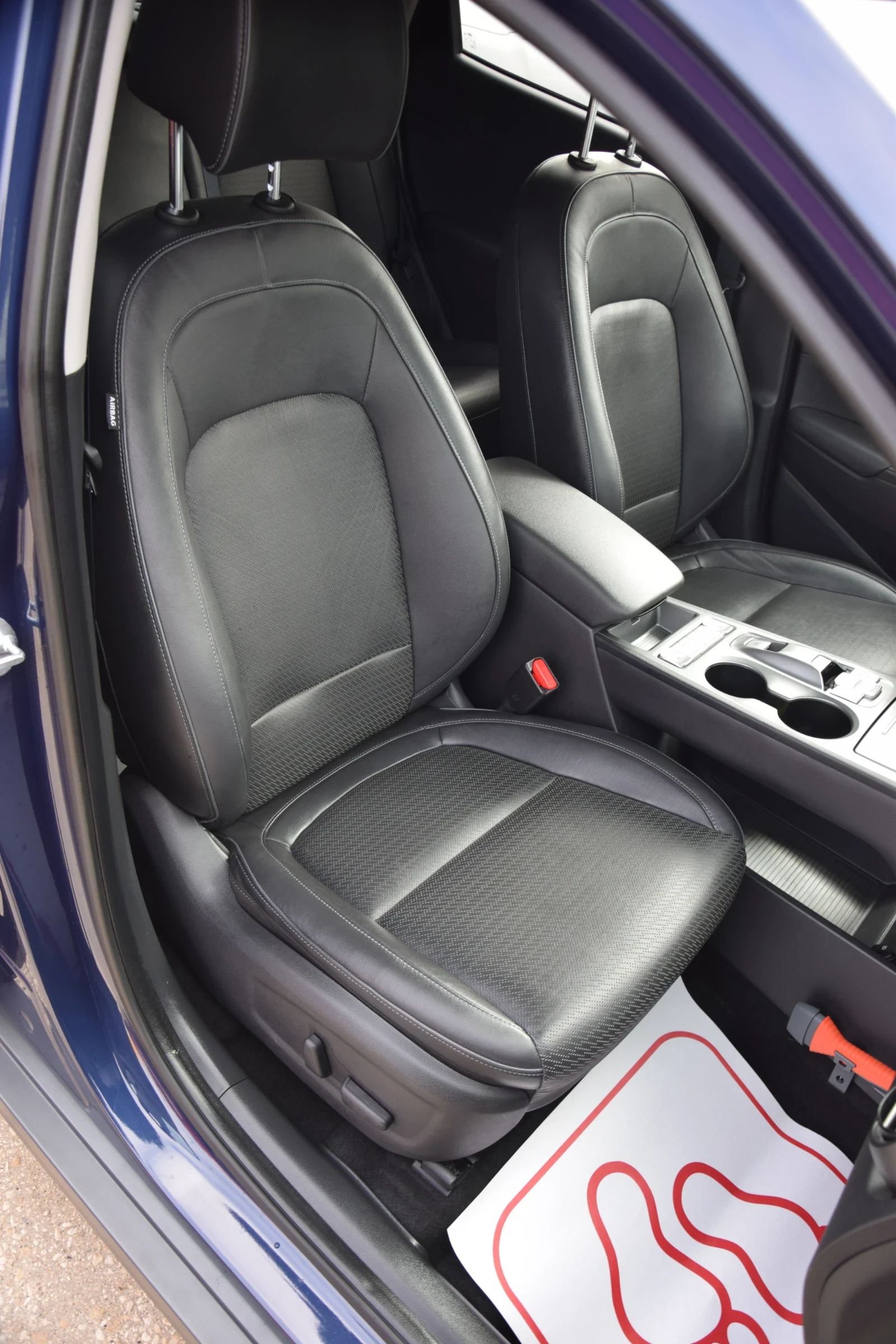 Hyundai Kona 64 kw Premium+ full full SOH 100%, снимка 13 - Автомобили и джипове - 54082255