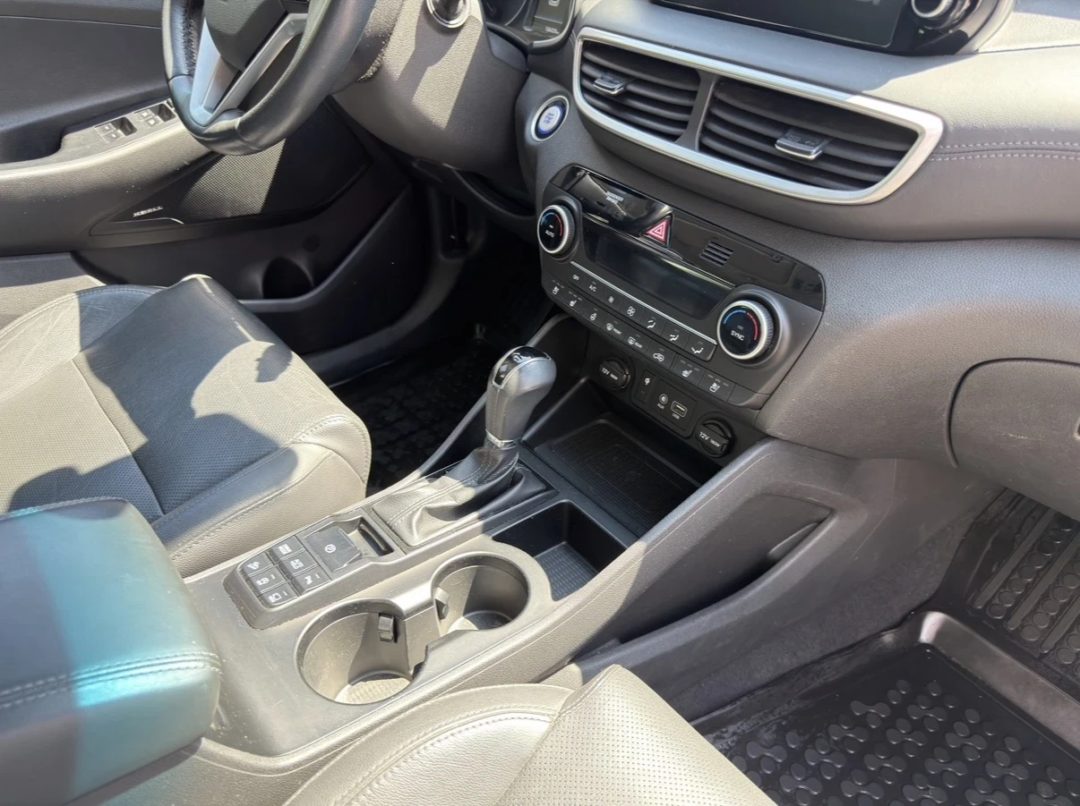 Hyundai Tucson, снимка 8 - Автомобили и джипове - 55806786