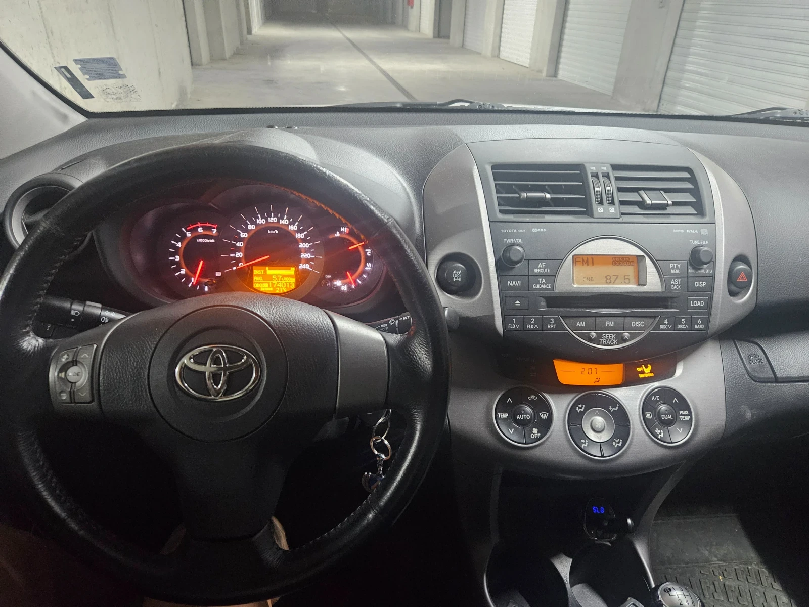 Toyota Rav4, снимка 9 - Автомобили и джипове - 55843189