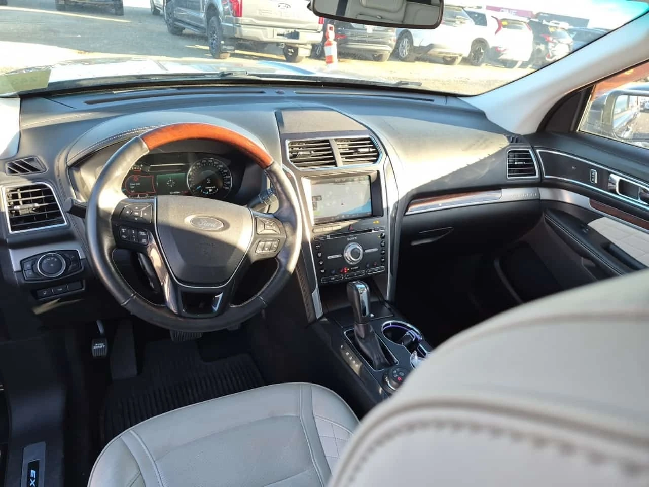 Ford Explorer PLATINUM/CARFAX/����������� | Mobile.bg � ����������� 10