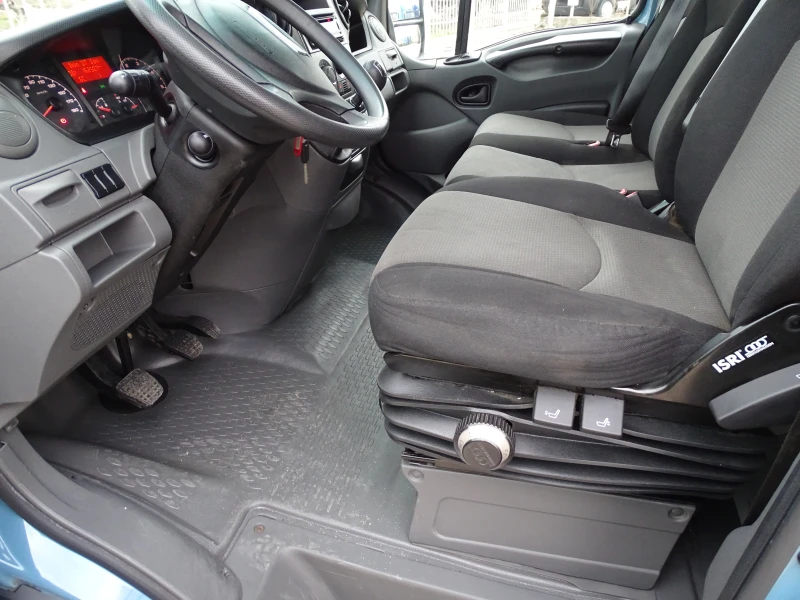 Iveco Daily 35S17 3.0HPI * * Климатроник* * , снимка 13 - Бусове и автобуси - 52876862