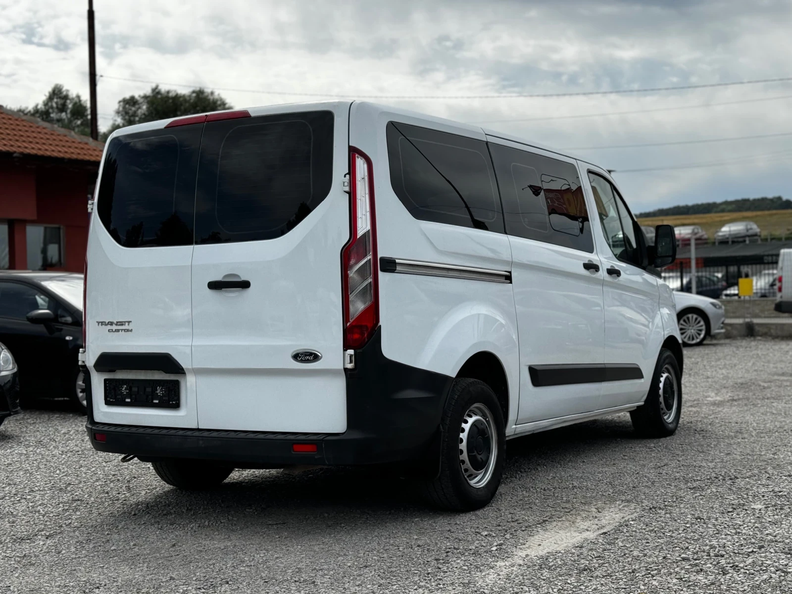 Ford Transit Custom 8+ 1 Euro 6B 2.0TDCI A/C - изображение 6