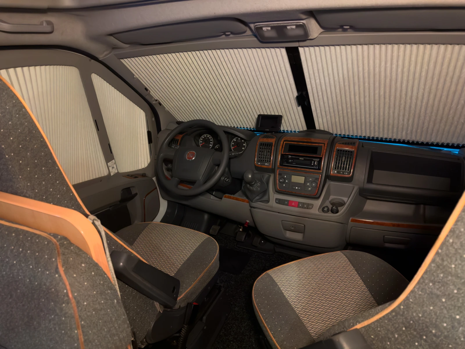 Кемпер Dethleffs ADVANTAGE T5841, снимка 11 - Каравани и кемпери - 54682392